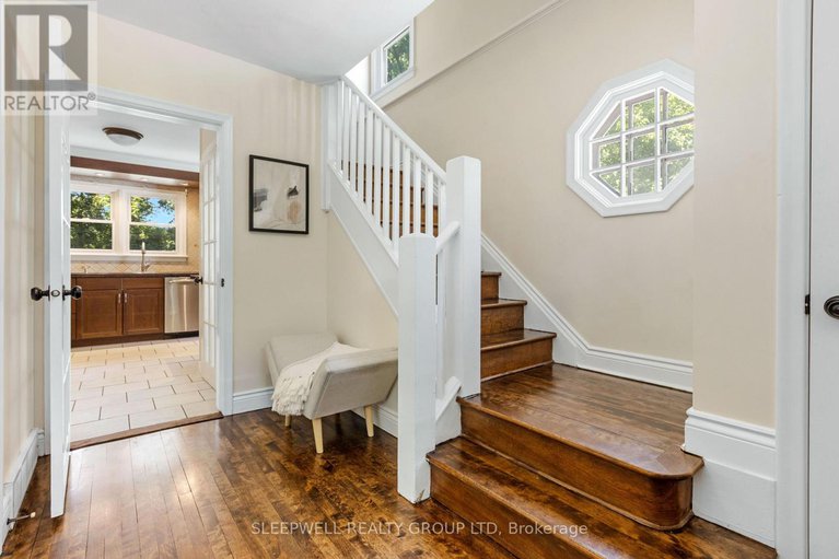 28651207/2209-belair-drive/bel-air-park/ottawa/ontario/K2C0X2_4