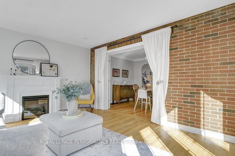 29647561/1638-abbey-road/riverview-park/ottawa/ontario/K1G0H3_17