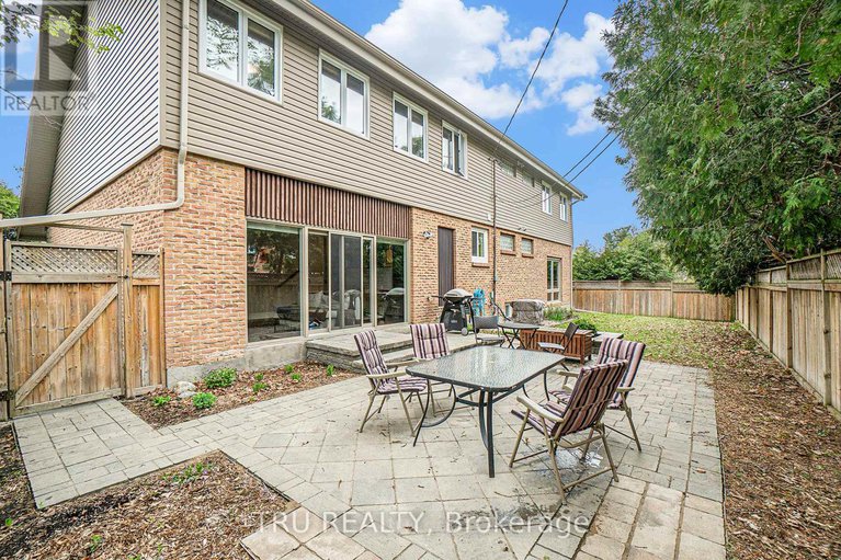 28288909/2302-fox-crescent/whitehaven/ottawa/ontario/K2B7K6_37