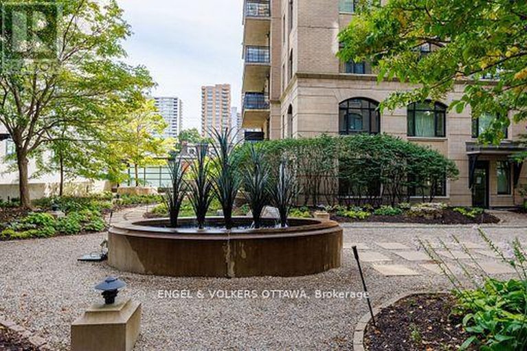 29608372/505-95-bronson-avenue/ottawa-centre/ottawa/ontario/K1R1E2_41