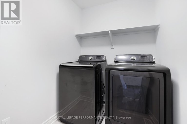 29228458/669-cordelette-circle-e/mer-bleuebradley-estatesanderson-park/ottawa/ontario/K1W0P2_31