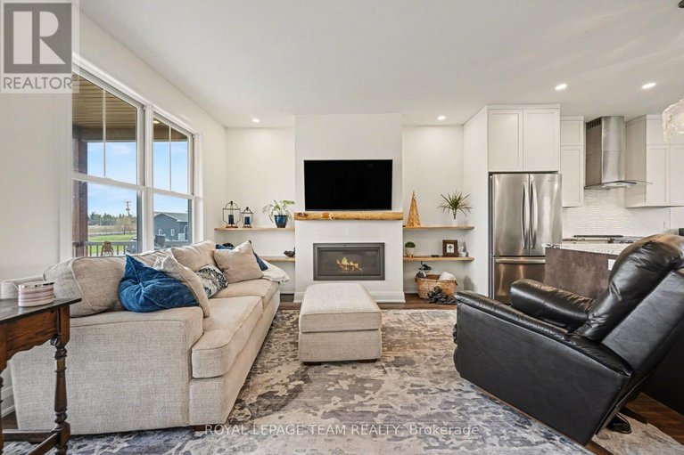 29646950/121-grasshopper-lane/kanata-north-east/ottawa/ontario/K0A1T0_4