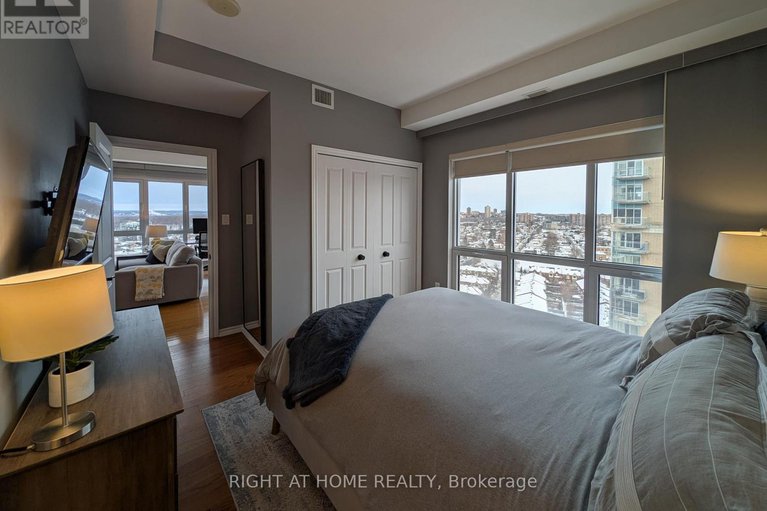 29403608/1804-70-landry-street/vanier/ottawa/ontario/K1L0A8_21