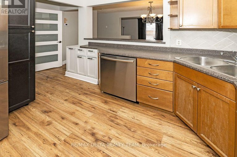 29179662/3024-fairlea-crescent/heron-gateindustrial-park/ottawa/ontario/K1V8T7_8