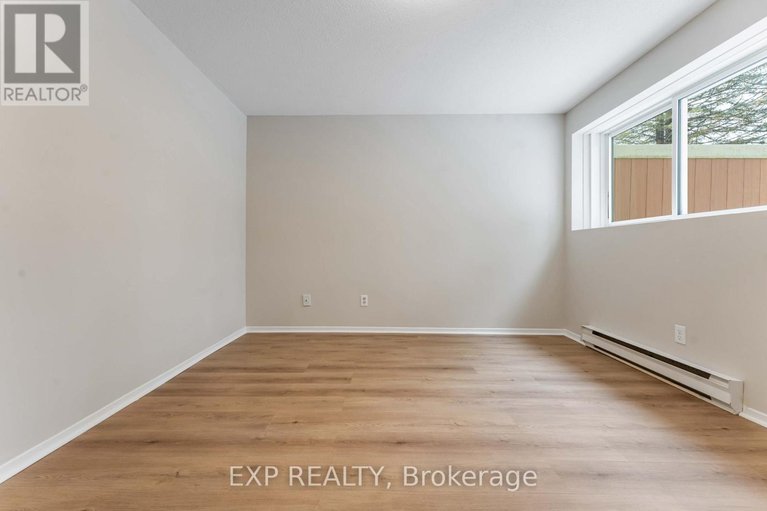 29444282/45a-802-st-andre-drive/hiawatha-parkconvent-glen/ottawa/ontario/K1C4R3_26