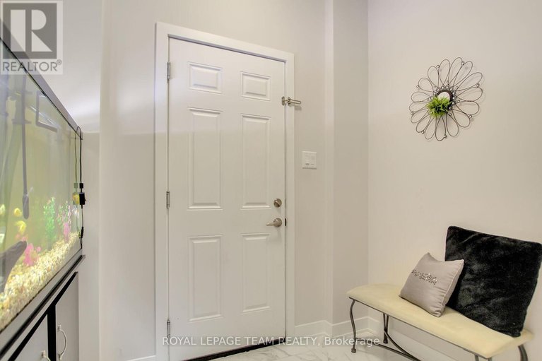 29030663/248-pursuit-terrace/goulbourn-twp-from-franktown-rdsouth-to-rideau/ottawa/ontario/K0A2Z0_21