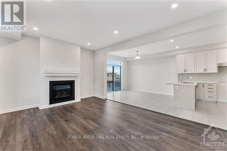 29195141/900-athenry-court/half-moon-bay/ottawa/ontario/K2J7C5_7