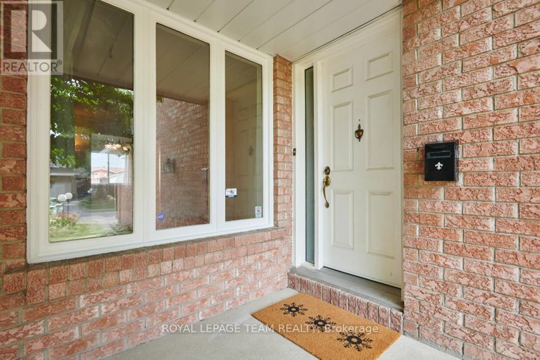 28798160/16-chickasaw-crescent/bridlewood/ottawa/ontario/K2M1M4_3