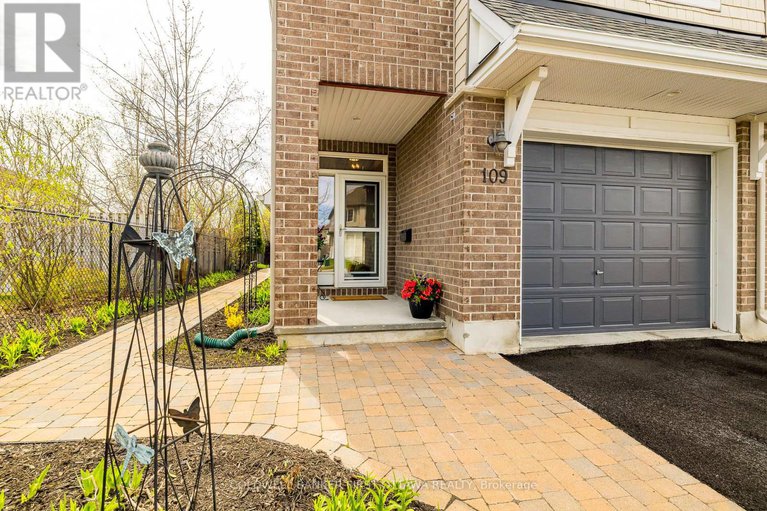 28270010/109-mojave-crescent/stittsville-north/ottawa/ontario/K2S0B6_2