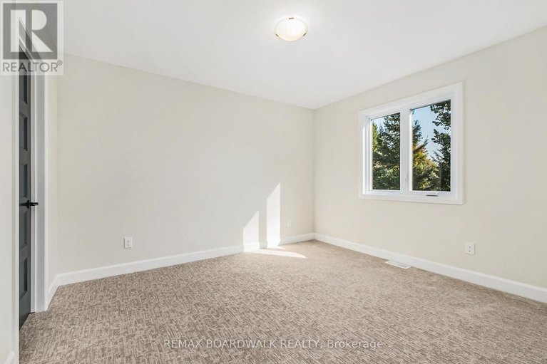 29490951/1035-chablis-crescent/embrun/russell/ontario/K0A1W0_8