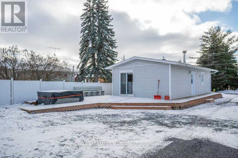 28585218/25-church-street/moose-creek/north-stormont/ontario/K0C1W0_2