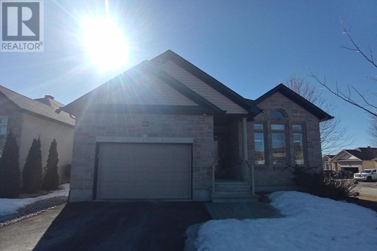 27908080/101-thivierge-court/town-of-rockland/clarence-rockland/ontario/K4K0E7_4