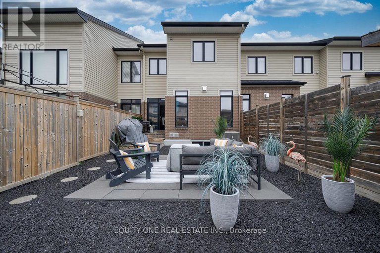 28285530/236-southbridge-street/riverside-southgloucester-glen/ottawa/ontario/K4M0C5_30