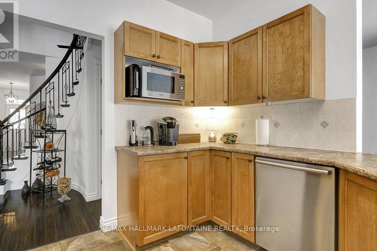 29570539/315-rustic-hills-crescent/springridgeeast-village/ottawa/ontario/K4A5A8_16