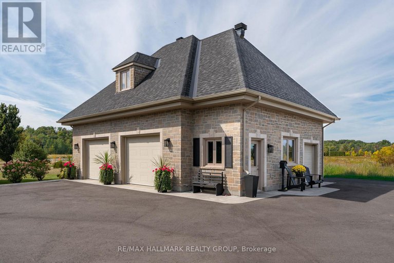 28953409/3285-front-road-s/east-hawkesbury-twp/east-hawkesbury/ontario/K6A2R2_9