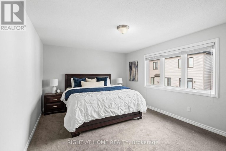 29253756/1131-apolune-street/half-moon-bay/ottawa/ontario/K2J6N8_25