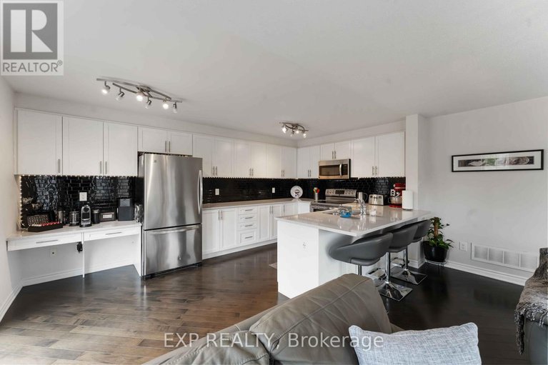 29063218/226-par-la-ville-circle/stittsville-north/ottawa/ontario/K2S0T6_11