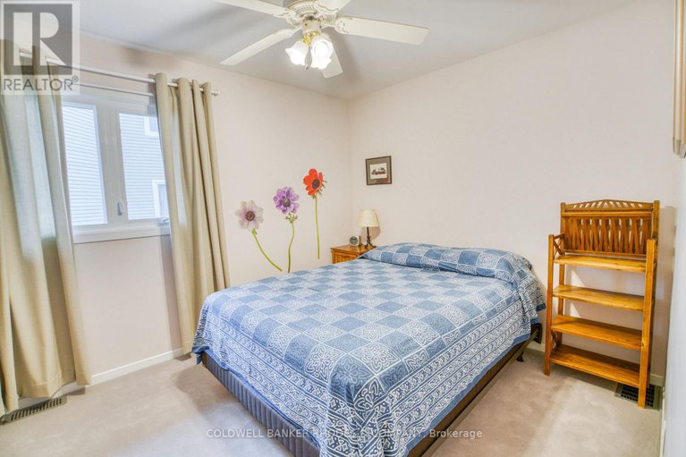 29378691/118-robinson-avenue/sandy-hill/ottawa/ontario/K1N8P1_12