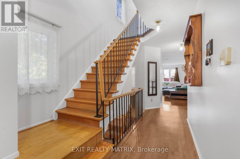 29047468/26-42-oakhaven-private/overbrookcastle-heights/ottawa/ontario/K1K4K1_5