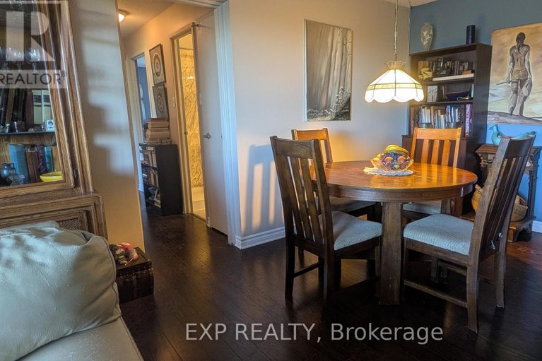 28890063/518-20-chesterton-drive/borden-farmstewart-farmcarleton-heightsparkwood-hills/ottawa/ontario/K2E6Z7_6