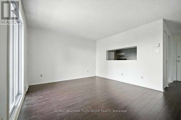 28961790/411-270-brittany-drive/viscount-alexander-park/ottawa/ontario/K1K4M3_5