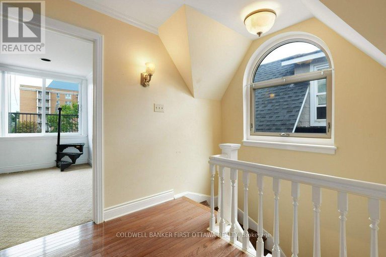 28976425/543-besserer-street/sandy-hill/ottawa/ontario/K1N6C6_23