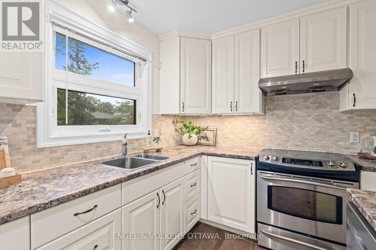 28805292/1941-haig-drive/elmvale-acres/ottawa/ontario/K1G2J9_9