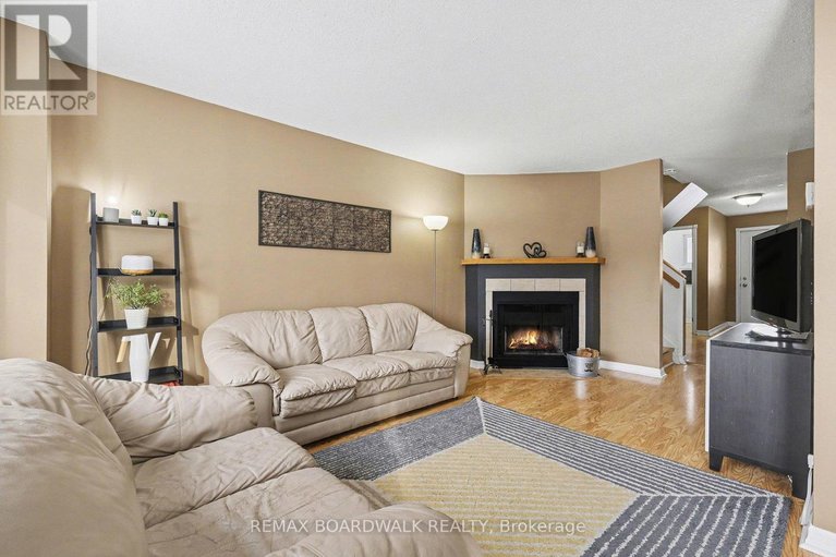 29300641/448-valade-crescent/fallingbrookpineridge/ottawa/ontario/K4A2W4_3