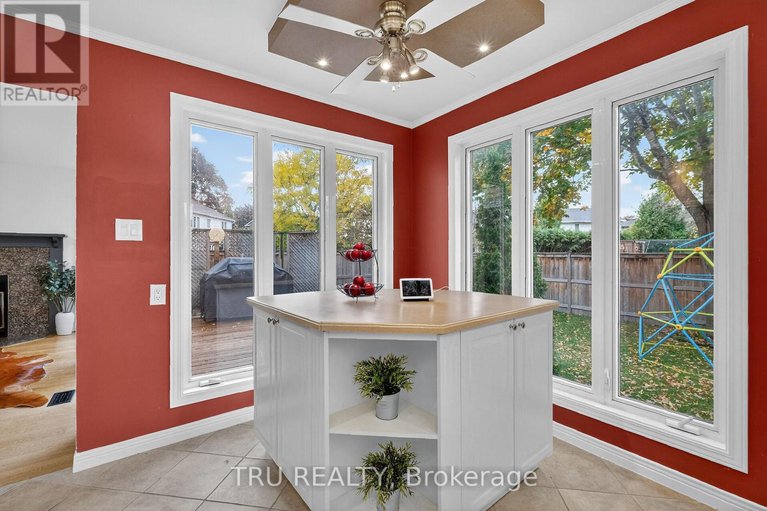 29025912/1518-kamouraska-circle/chateauneuf/ottawa/ontario/K1C3J3_13