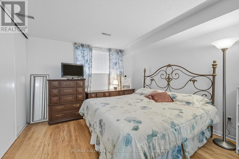 29595163/10-lakepointe-drive/avalon-east/ottawa/ontario/K4A5E3_15