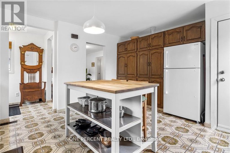 28436232/434-hilson-avenue/westborohampton-park/ottawa/ontario/K1Z6C3_8