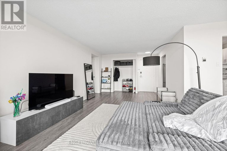 28775119/1404-665-bathgate-drive/carson-meadows/ottawa/ontario/K1K3Y4_5