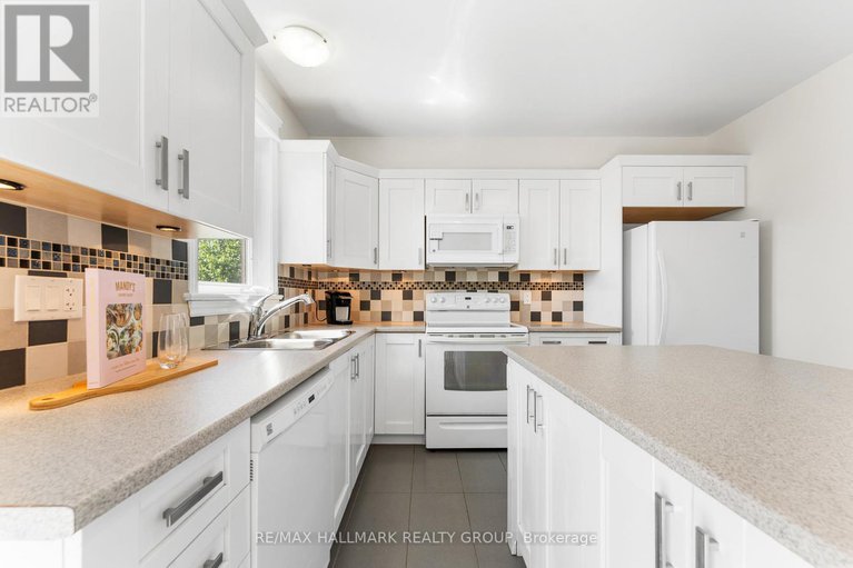 28379782/118-brilia-private/beacon-hill-south/ottawa/ontario/K1J0B7_11