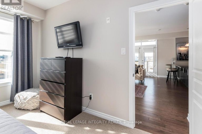 29555752/201-300-jatoba-private/emerald-meadowstrailwest/ottawa/ontario/K2V0E7_19