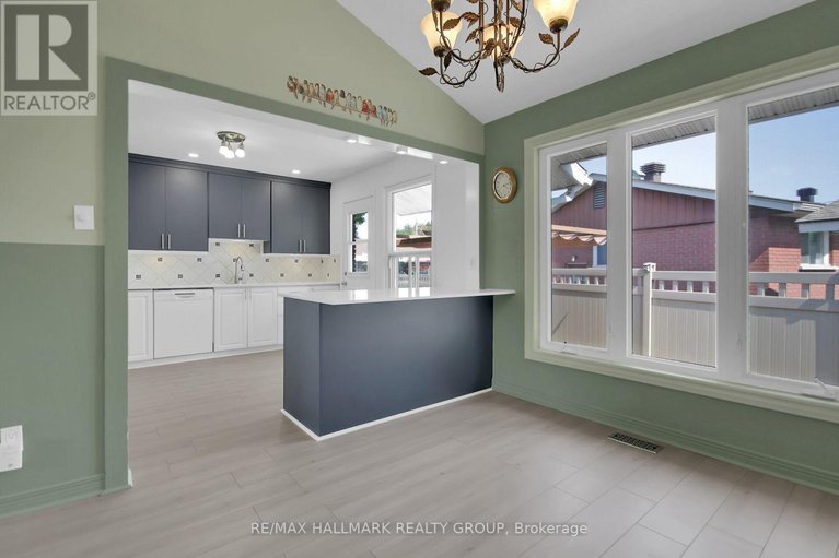 28570009/2286-elmira-drive/parkway-park/ottawa/ontario/K2C1H4_11