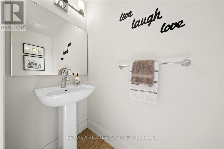 28756079/3-23-bergeron-private/chapel-hill/ottawa/ontario/K1C0C2_10
