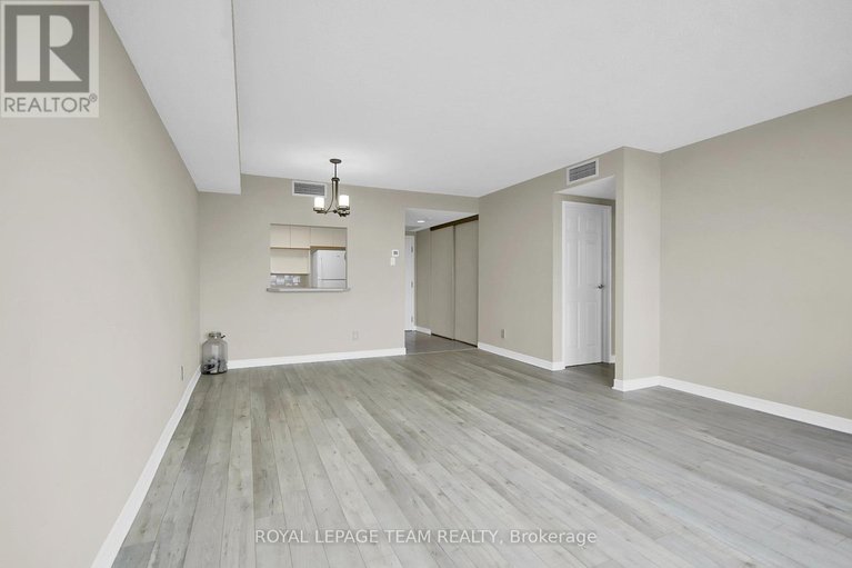 28815929/804-100-grant-carman-drive/borden-farmstewart-farmcarleton-heightsparkwood-hills/ottawa/ontario/K2E8B8_17
