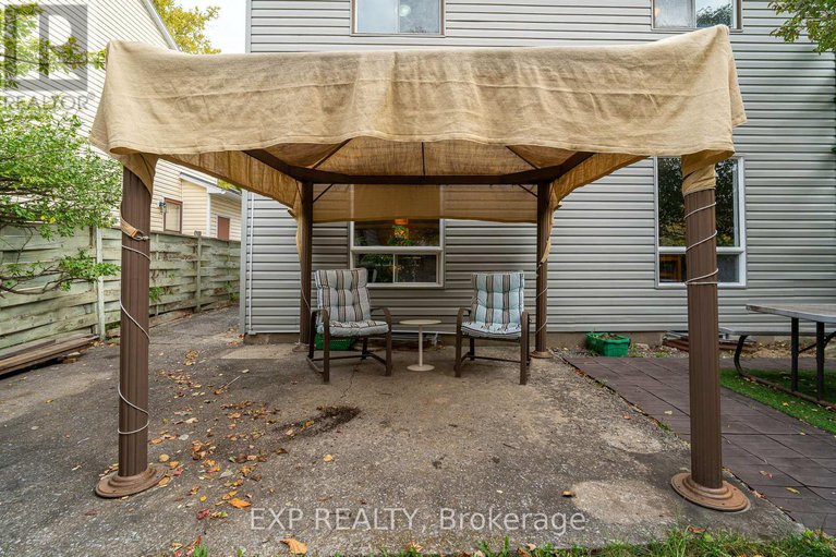 28989665/22-rickey-place/glencairnhazeldean/ottawa/ontario/K2L2E3_41