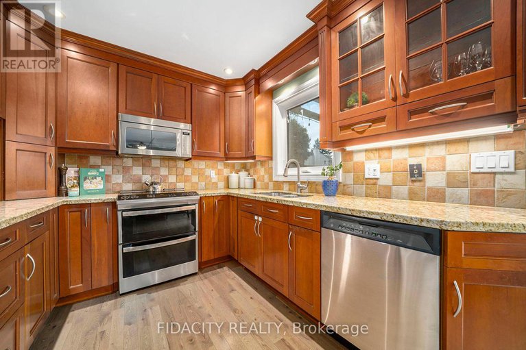 28817901/13-vesta-street/cedargrovefraserdale/ottawa/ontario/K2J3Y8_11