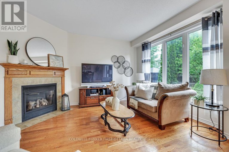 28505247/69-friendly-crescent/stittsville-south/ottawa/ontario/K2S2B6_13