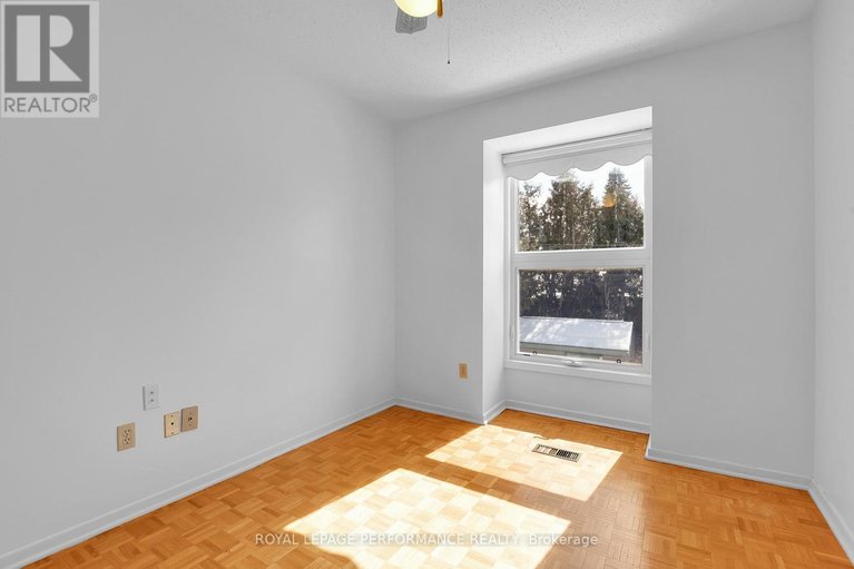 29663857/2166-bickerton-avenue/beacon-hill-north/ottawa/ontario/K1J6Y3_22