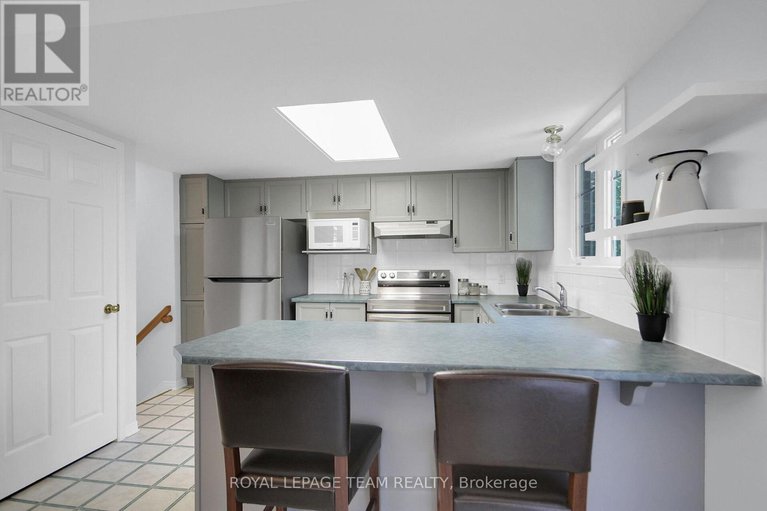 28617518/16-riverbank-court/stittsville-central/ottawa/ontario/K2S1V7_9