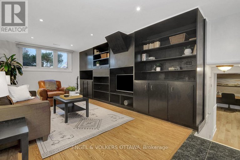 29256001/10-spring-garden-avenue/meadowlandscrestview/ottawa/ontario/K2G3B3_29