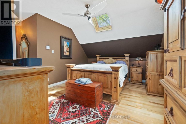 29580490/190-woods-road/constance-bay/ottawa/ontario/K0A3M0_40