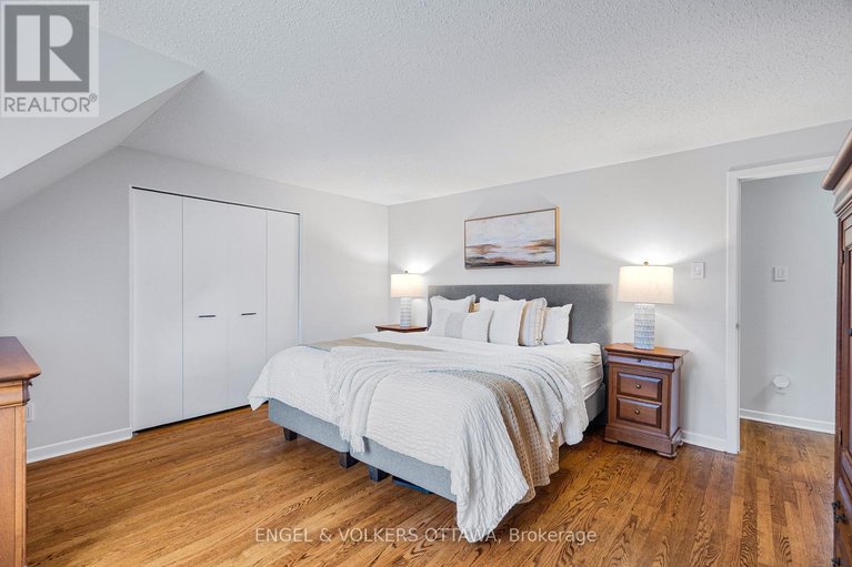 29612922/2173-beaumont-road/playfair-park/ottawa/ontario/K1H5V2_15