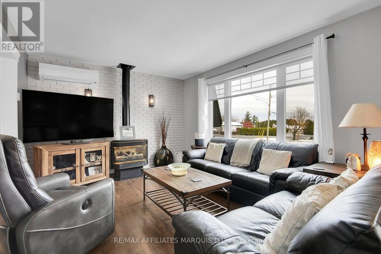 29417748/20391-park-crescent/south-glengarry-charlottenburgh-twp/south-glengarry/ontario/K0C1L0_8