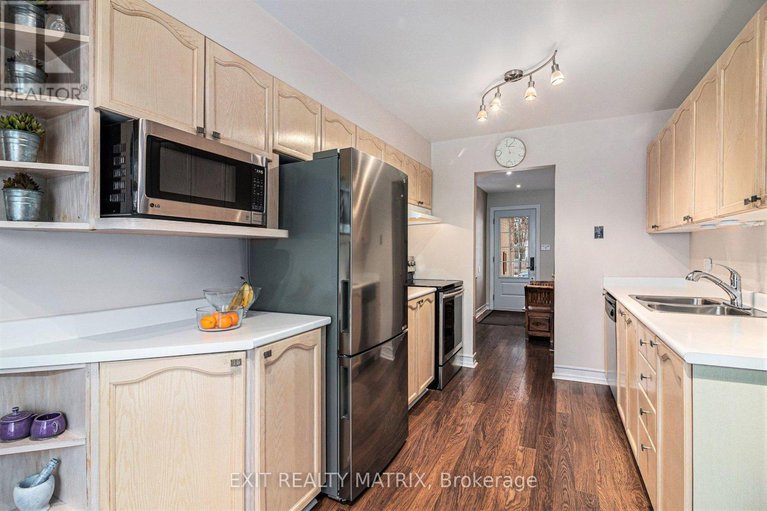 29247214/813-clearcrest-crescent/fallingbrookridgemount/ottawa/ontario/K4A3E8_15