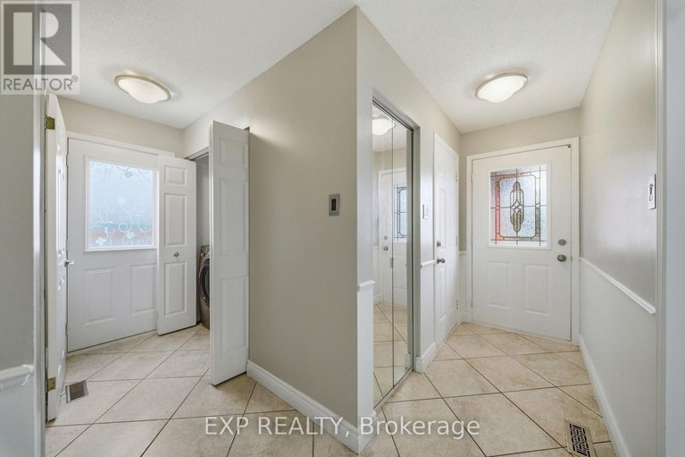 29481548/180-equestrian-drive/bridlewood/ottawa/ontario/K2M2B9_8