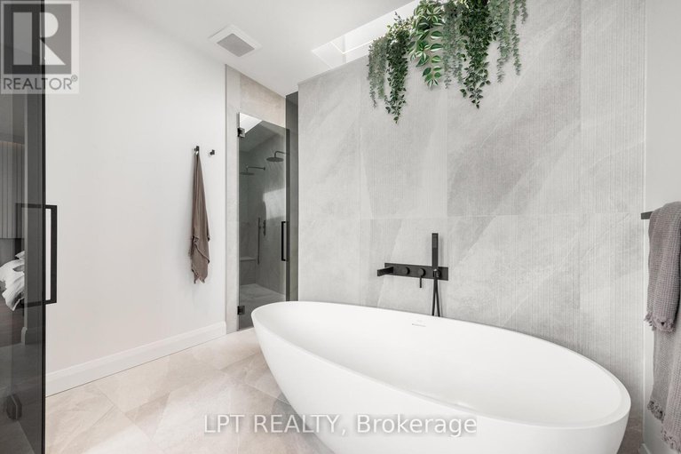 28352170/322-perrier-avenue/vanier/ottawa/ontario/K1L5C7_28