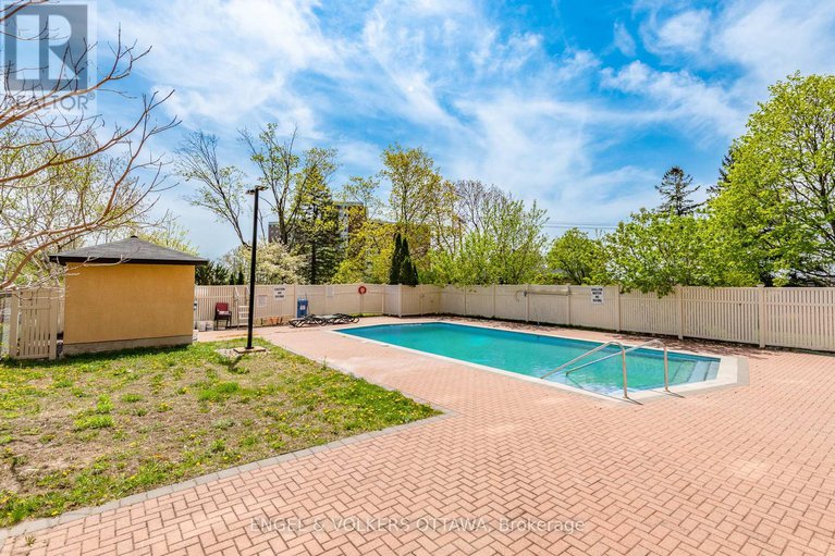 28339267/8-1356-meadowlands-drive-e/borden-farmstewart-farmcarleton-heightsparkwood-hills/ottawa/ontario/K2E6K6_28